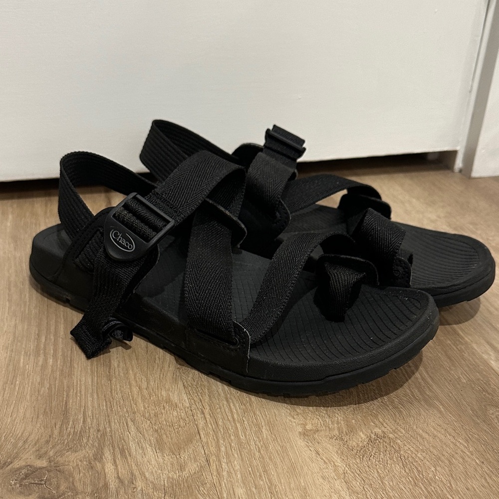 Men’s Chaco Black Lowdown Sandals Size 8